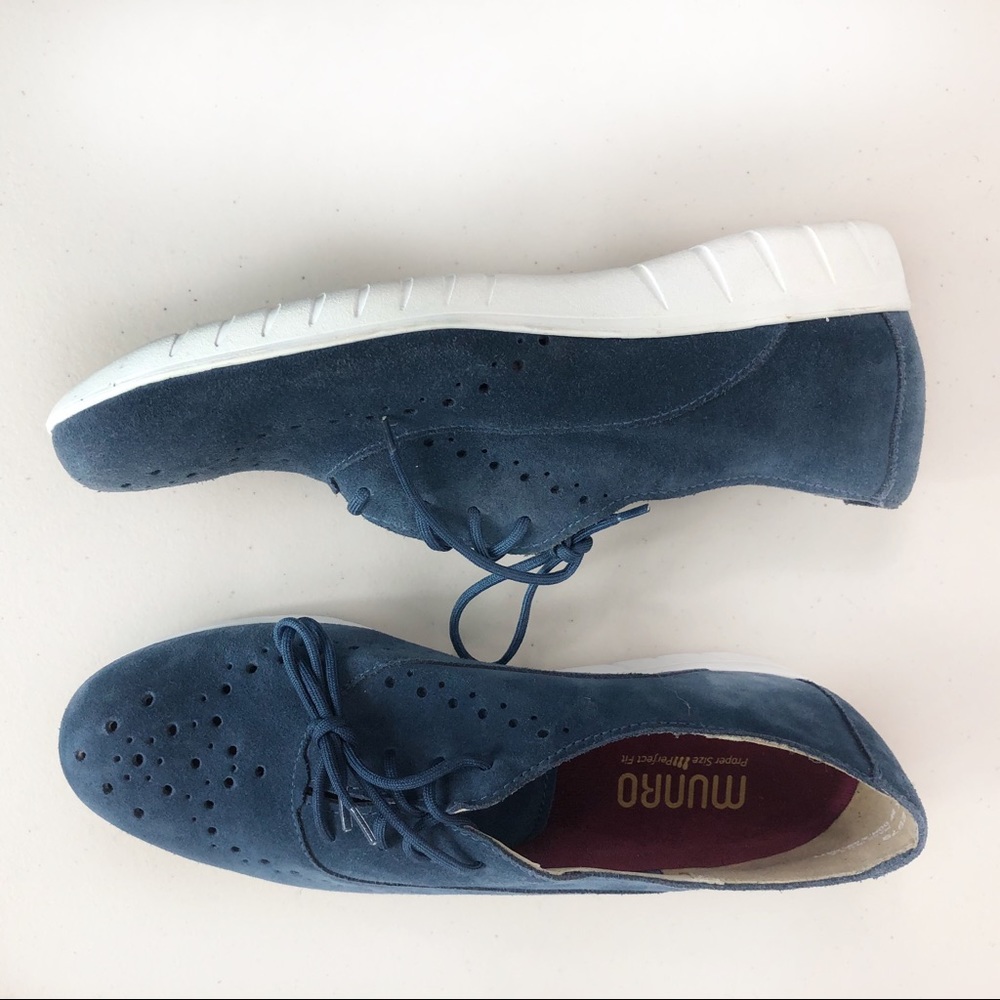 Munro Blue Sneakers 7M